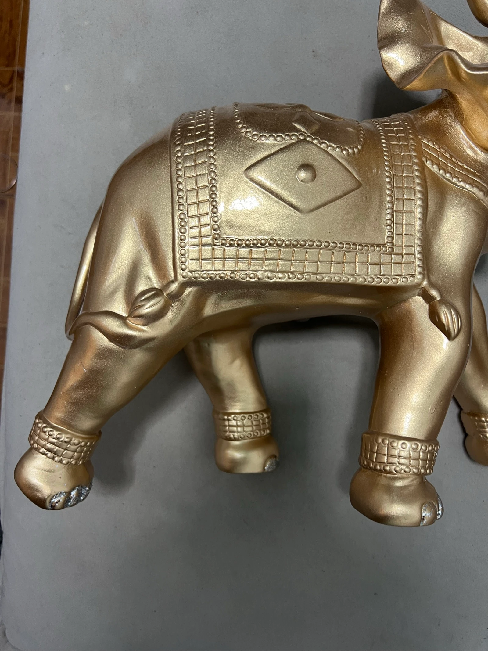 Decorative golden elephant – photo 4